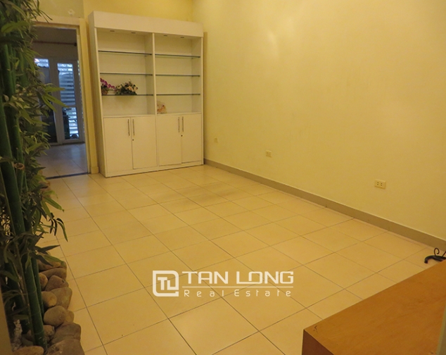 Road-front 3 storey house for rent in Ho Xuan Huong, Hai Ba Trung, Hanoi 9