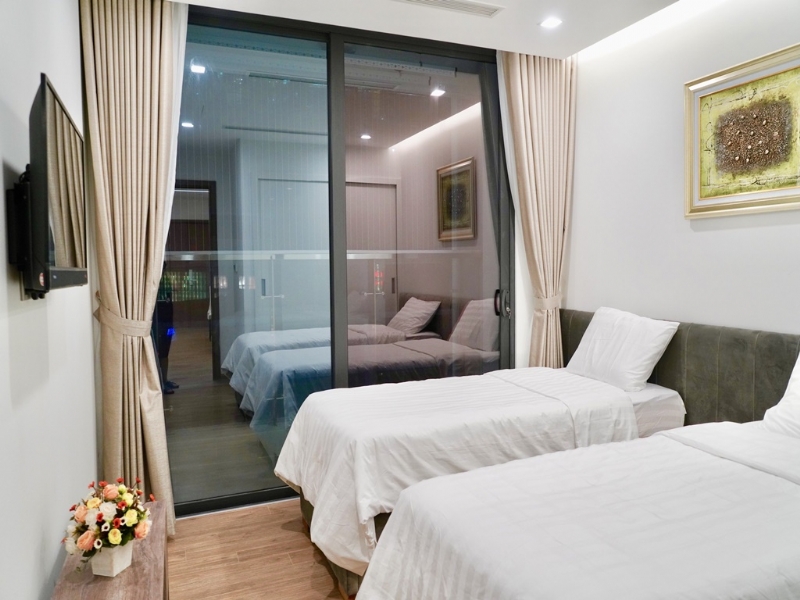 Royal 2-bedroom apartment for rent in M1 Vinhomes Metropolis Ba Dinh 20
