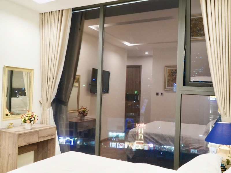 Royal 2-bedroom apartment for rent in M1 Vinhomes Metropolis Ba Dinh 21