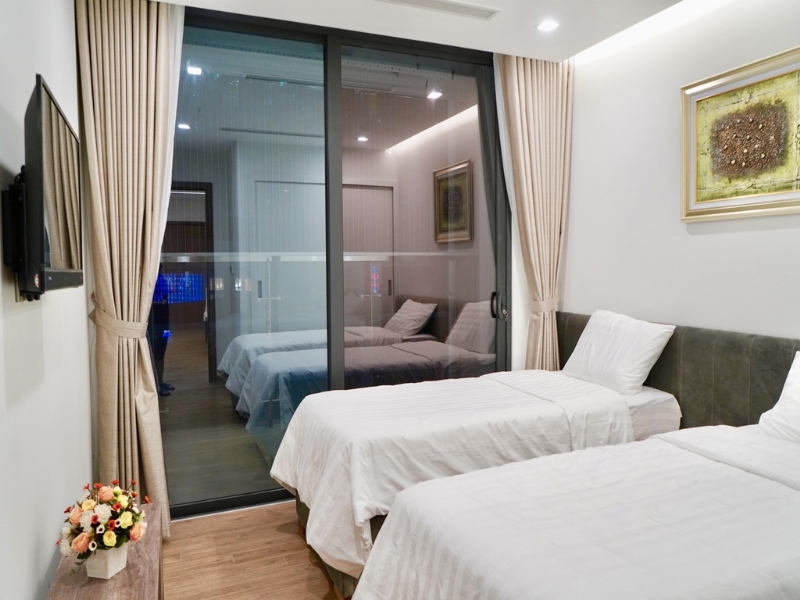 Royal 2-bedroom apartment for rent in M1 Vinhomes Metropolis Ba Dinh 23