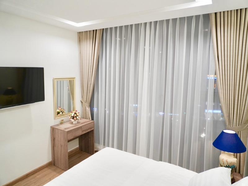 Royal 2-bedroom apartment for rent in M1 Vinhomes Metropolis Ba Dinh 25