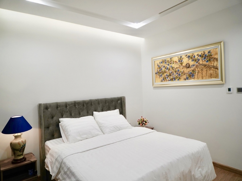 Royal 2-bedroom apartment for rent in M1 Vinhomes Metropolis Ba Dinh 26