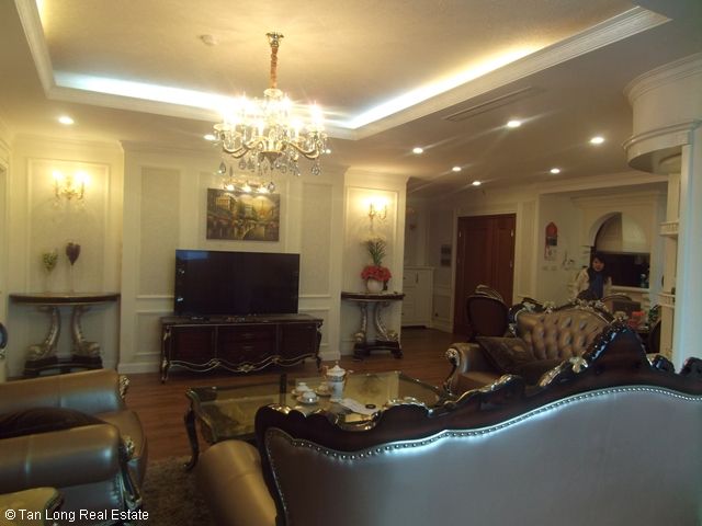 Royal fully furnished 3 bedroom apartment for rent at Eurowindow Multi Complex, Tran Duy Hung street, Cau Giay district 5