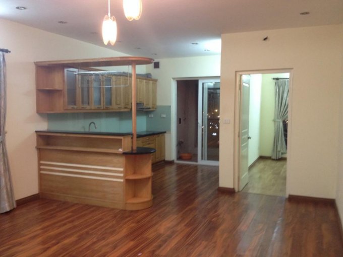 Selling 3 bedroom apartment in Vuon Dao Building, Lac Long Quan, Tay Ho