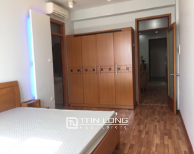 Selling high floor 2 bedroom apartment in 34T Trung Hoa Nhan Chinh urban, Cau Giay 3