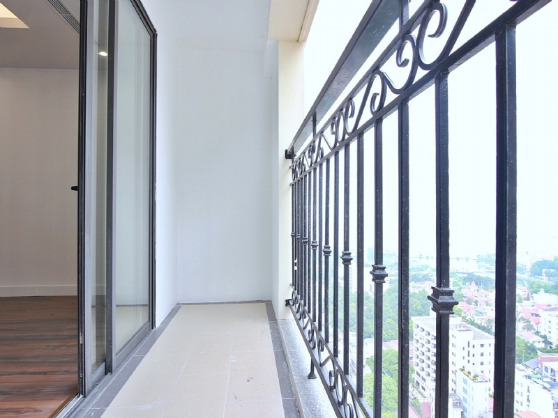Selling West lake view 4 bedroom apartment in D’Le Roi soilei. 1
