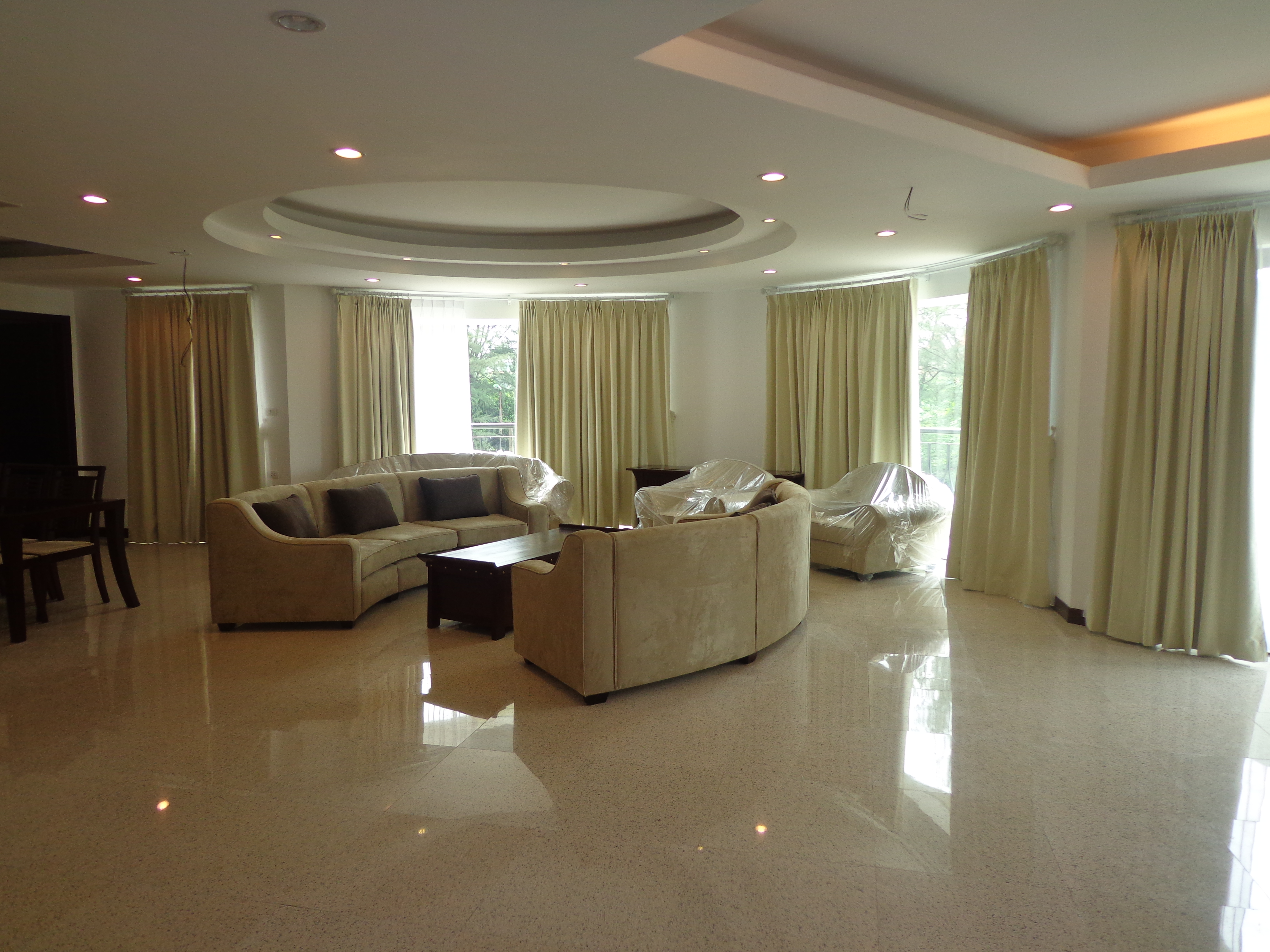 Serviced apartment lake view in Elegant Suites, Dang Thai Mai streets, Tay Ho