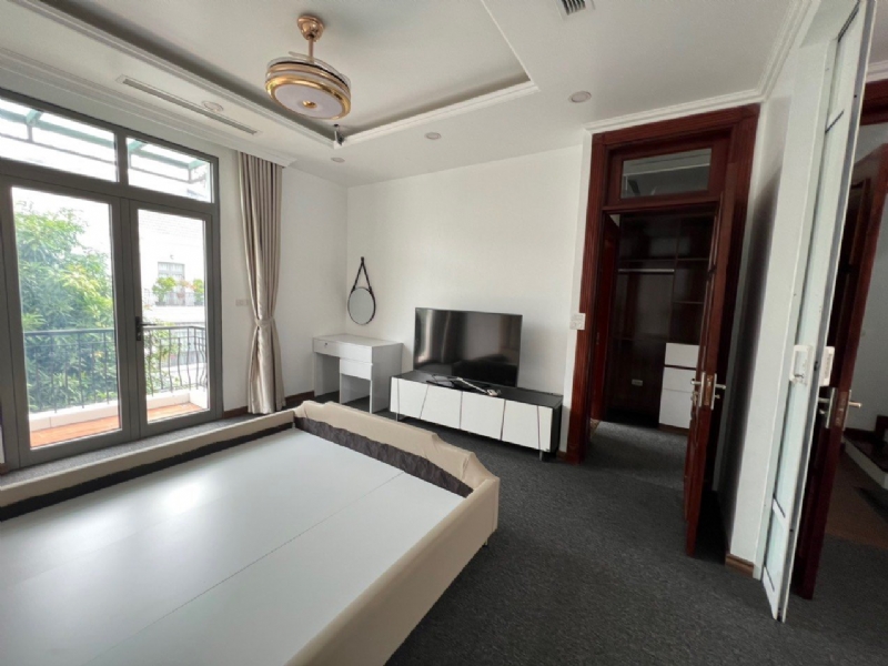 Silvery apartment for rent in Vinhomes The Harmony Long Bien 5