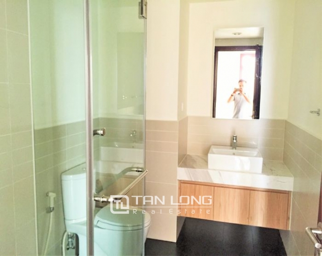 Simple 2 bedroom apartment for rent in Watermark, Lac Long Quan str, Tay Ho dist, HN 8