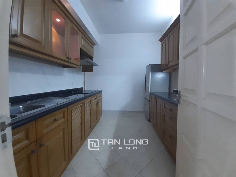 So cheap 3 - bedroom apartment for rent in E1 Ciputra 3