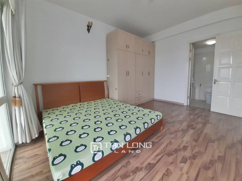 So cheap 3 - bedroom apartment for rent in E1 Ciputra 6