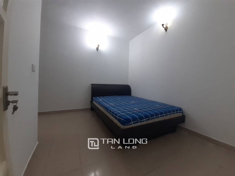 So cheap 3 - bedroom apartment for rent in E1 Ciputra 8