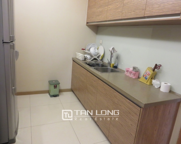 Spaciou and bright 3 bedroom apartment in Sky City Lang Ha for lease 4