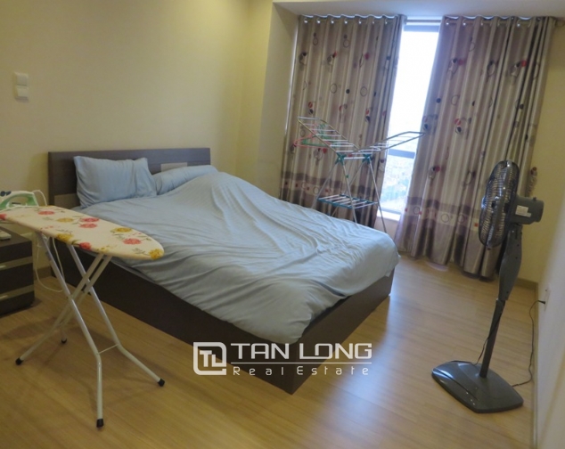 Spaciou and bright 3 bedroom apartment in Sky City Lang Ha for lease 9