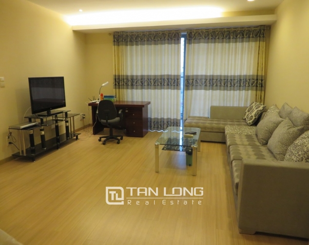 Spaciou and bright 3 bedroom apartment in Sky City Lang Ha for lease 1