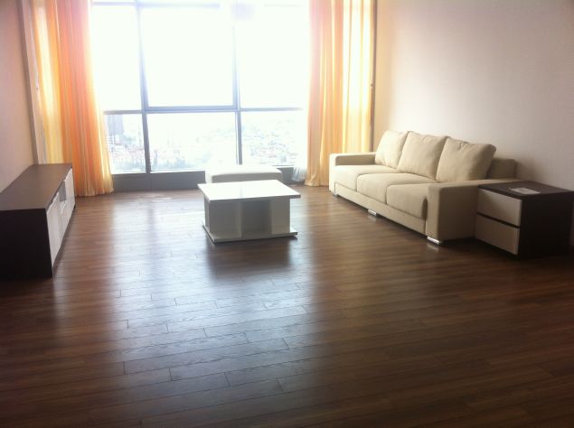 Spacious 3 bedroom flat for rent in Eurowindow Multi Complex, bright and airy