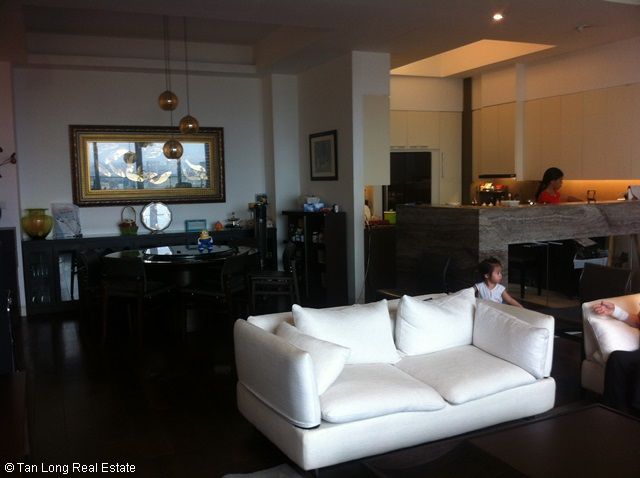 Spacious 4 bedroom apartment for sale in Indochina Plaza Hanoi, Xuan Thuy str 2