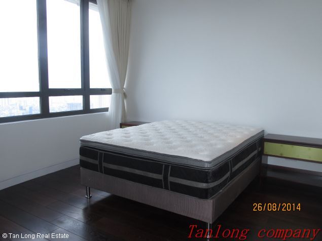 Spacious 4 bedroom apartment for sale in Indochina Plaza Hanoi, Xuan Thuy str 1