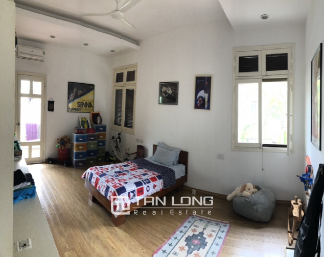 Spacious 5 bedroom villa with garden for rent in Dang Thai Mai, Tay Ho, Hanoi 3