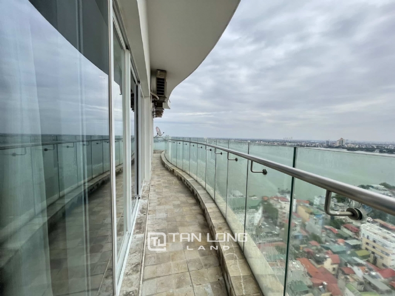 Spacious unfurnished apartment for rent in Golden Westlake Thuy Khue 25