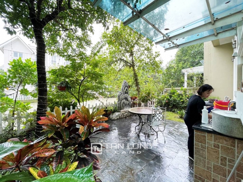 Sparkling semi-detached villa for rent in Vinhomes Riverside Hanoi 21