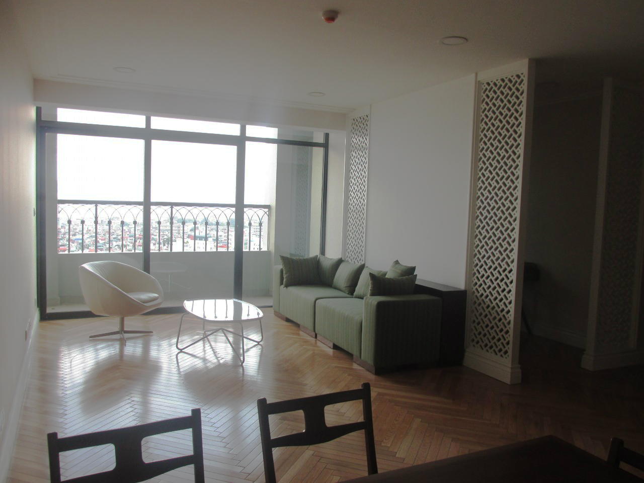 Splendid 2 bedroom apartment for rent in Hoang Thanh Tower, Mai Hac De, Hai Ba Trung, Hanoi