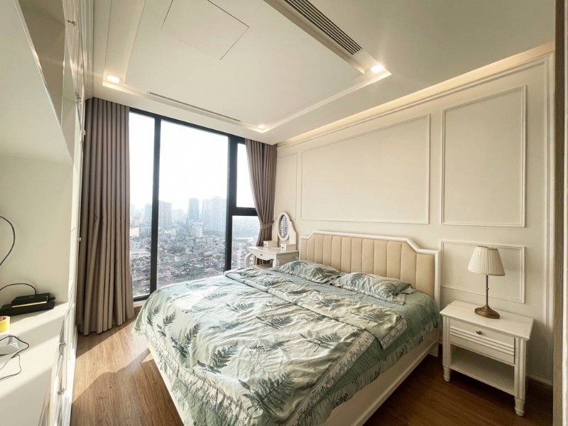 Splendid 2-bedroom apartment in M2 building, Vinhomes Metropolis for rent 12