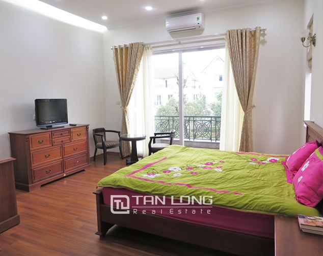 Splendid 3 bedroom villa for rent in Hoa Phuong 7, Vinhomes Riverside, Long Bien dist 10