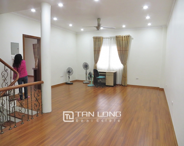 Splendid 3 bedroom villa for rent in Hoa Phuong 7, Vinhomes Riverside, Long Bien dist 3