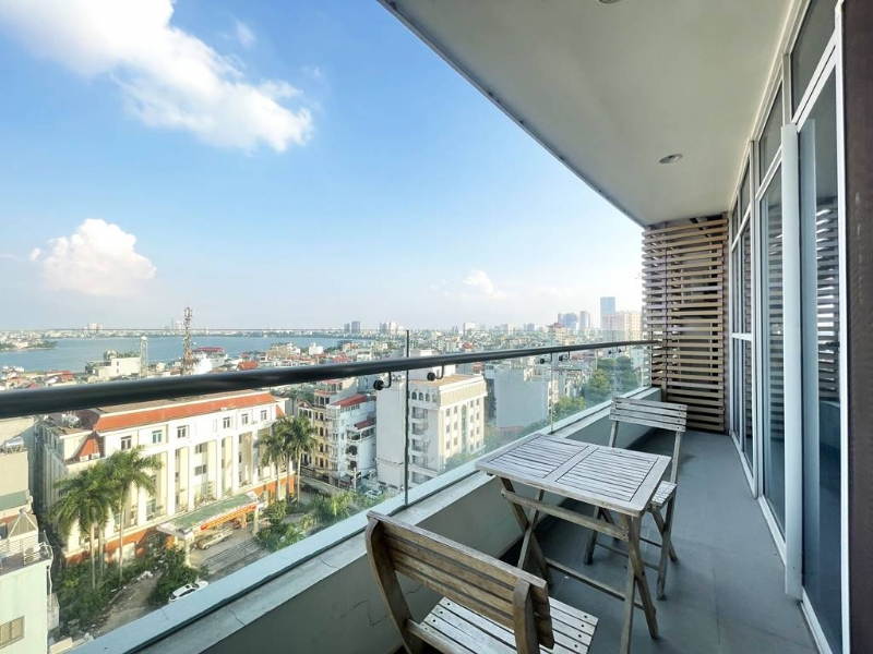 Stunning 2-Bedroom Lake-View Apartment for Rent at Watermark 21