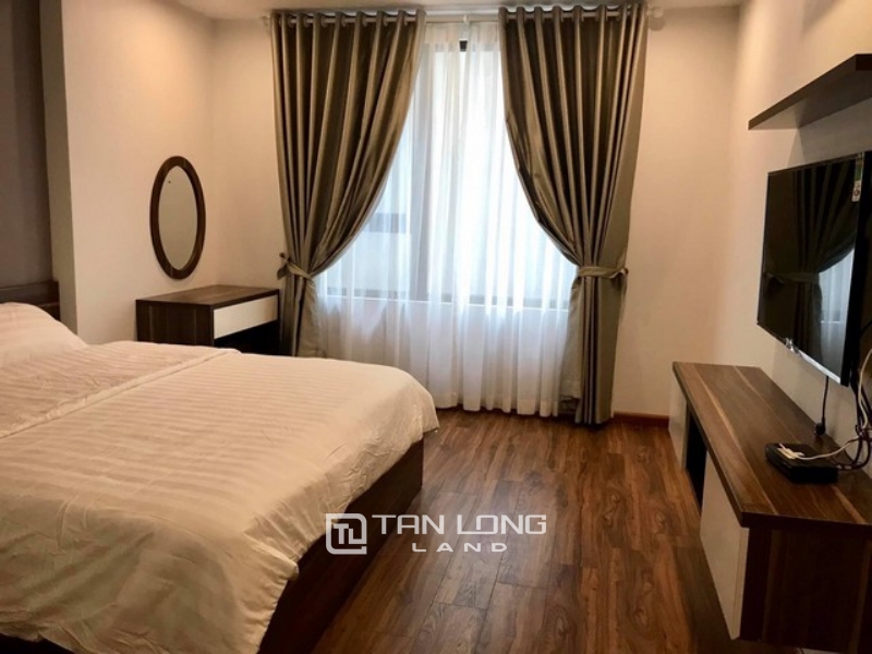 Stunning lakeview 2 bedroom 88sqm apartment for rent in D.leroisolei Xuan Dieu str Tay Ho district 1
