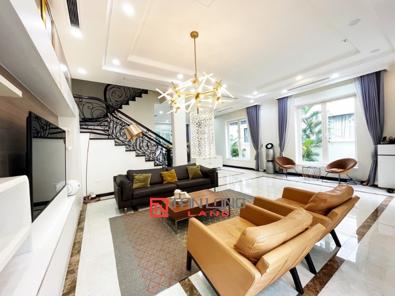 Stylish duplex villa for rent in Vinhomes Riverside Long Bien 3