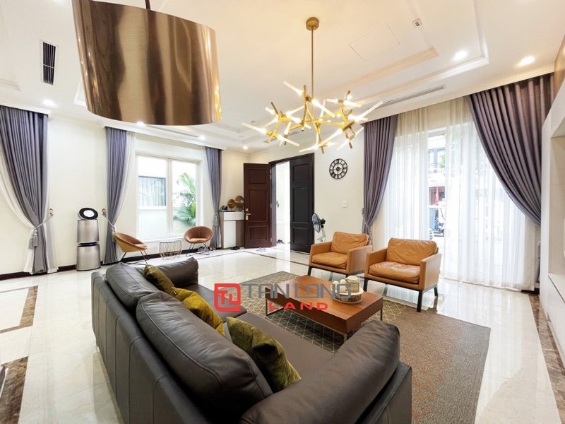 Stylish duplex villa for rent in Vinhomes Riverside Long Bien 4