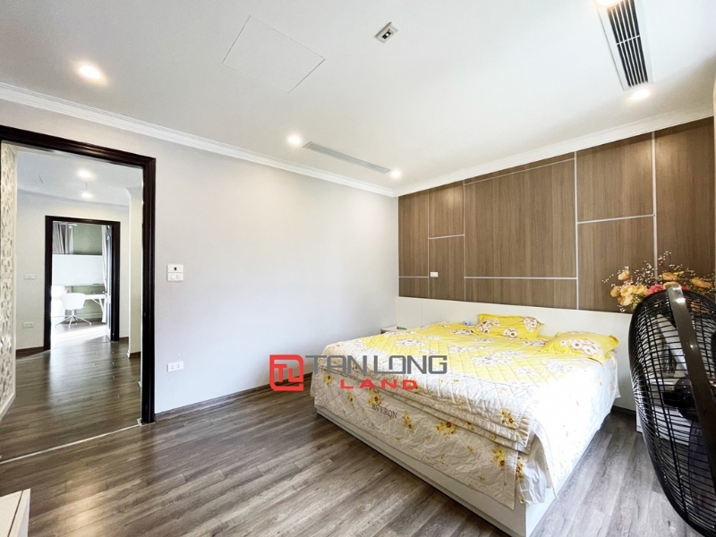 Stylish duplex villa for rent in Vinhomes Riverside Long Bien 13