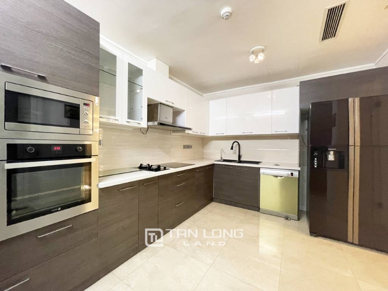 Sumptuous 267SQM apartment for rent in The Link Ciputra 8