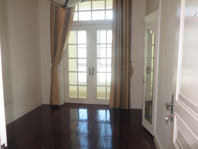 The  manor apartment with 3 bedrooms for lease in Nam Tu Liem district