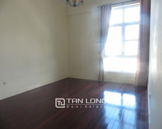 The  manor apartment with 3 bedrooms for lease in Nam Tu Liem district 4