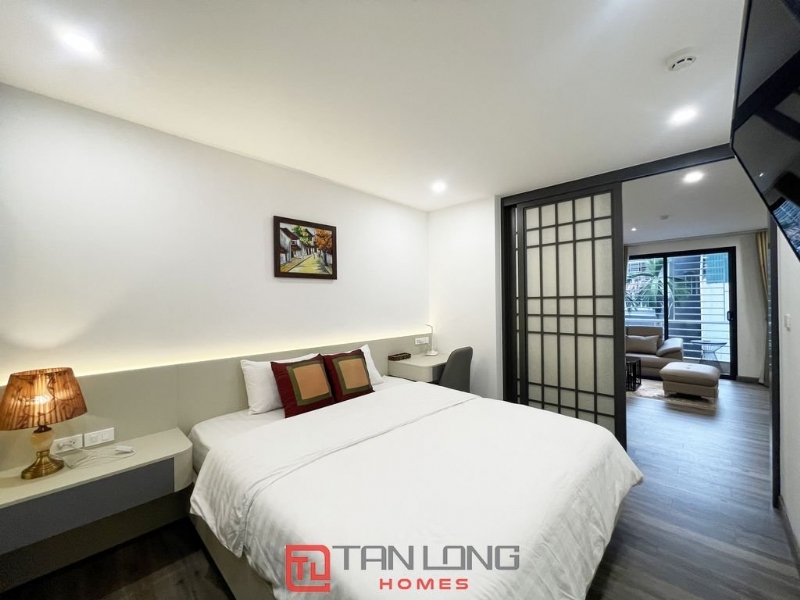 Trendy 01 bedroom apartment for lease in Ling Lang street, Ba Dinh district 9