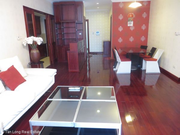 Two-bedroom apartment for rent on 18th floor, Vincom Tower, Ba Trieu Street, Hai Ba Trung District 4