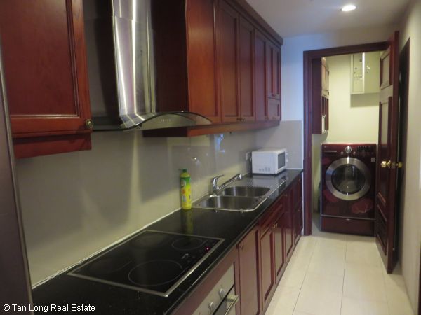 Two-bedroom apartment for rent on 18th floor, Vincom Tower, Ba Trieu Street, Hai Ba Trung District 5