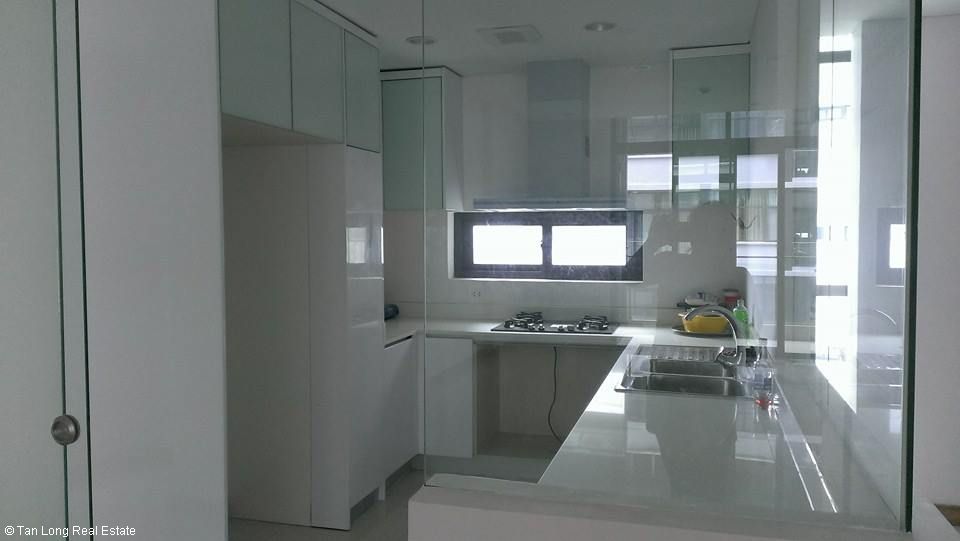 Unfurnished 3 bedroom apartment for rent at Dolphin Plaza 5