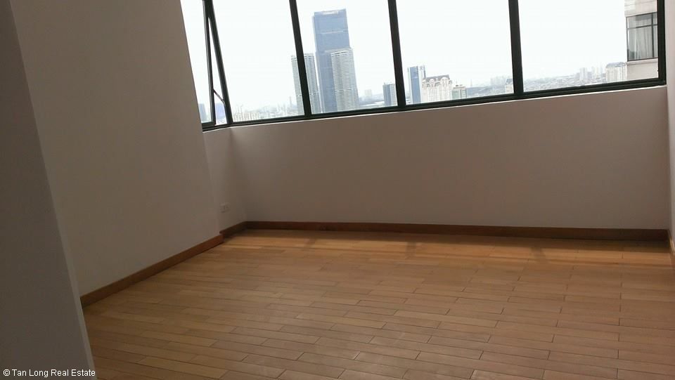 Unfurnished 3 bedroom apartment for rent at Dolphin Plaza 7