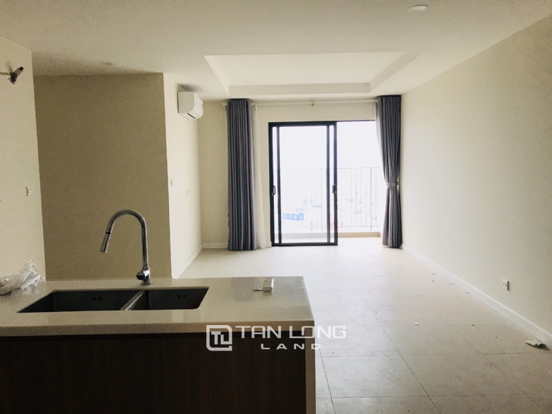 Unfurnished apartment for rent in Kosmo Tay ho 8