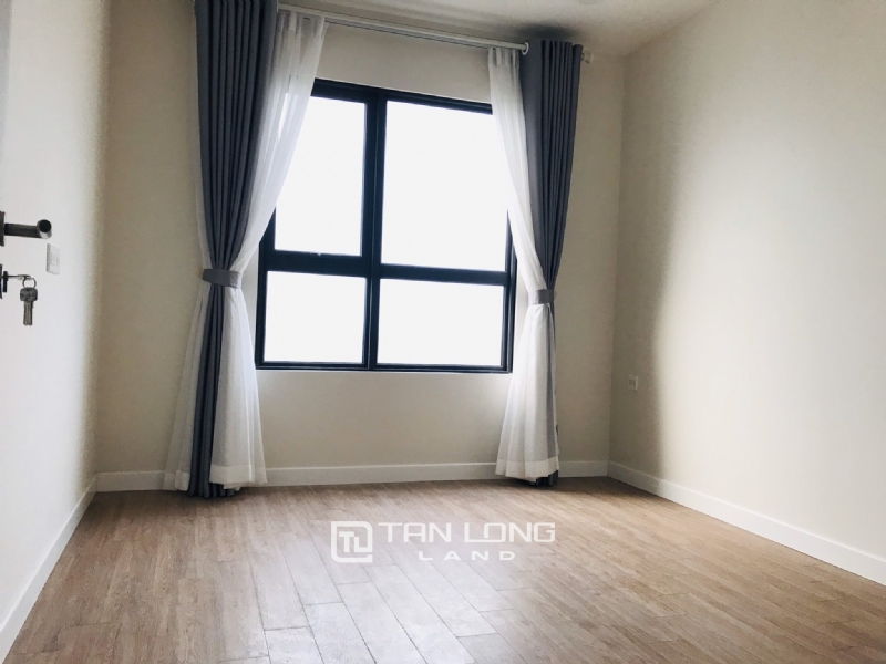 Unfurnished apartment for rent in Kosmo Tay ho 13