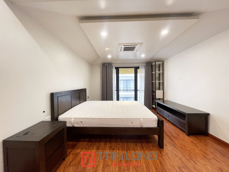 Unique and gorgeous 1 bedroom apartment in Xuan Dieu to rent. 1