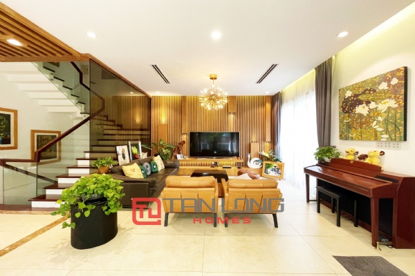 Uniquely designed duplex villa for rent in Vinhomes Riverside