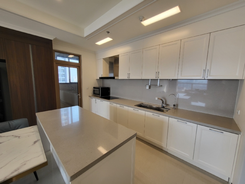Vast apartment for rent in Starlake Tay Ho 8