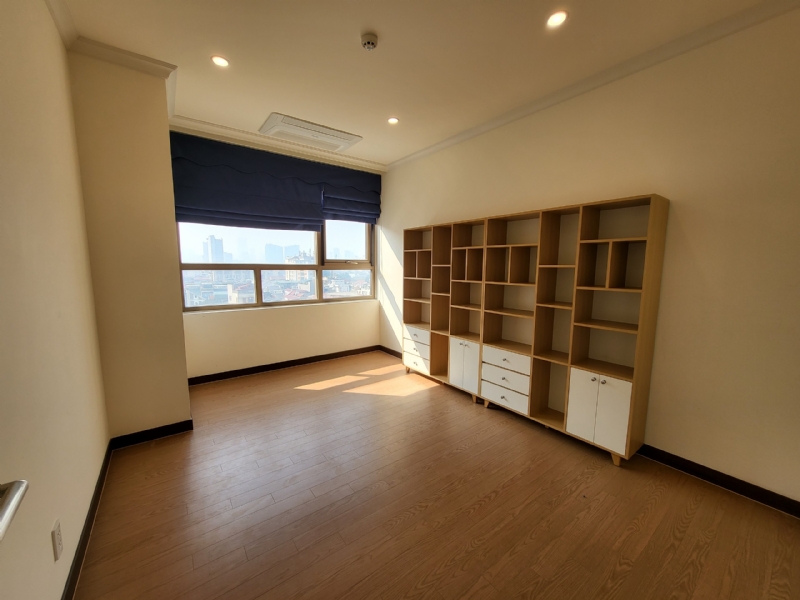 Vast apartment for rent in Starlake Tay Ho 12