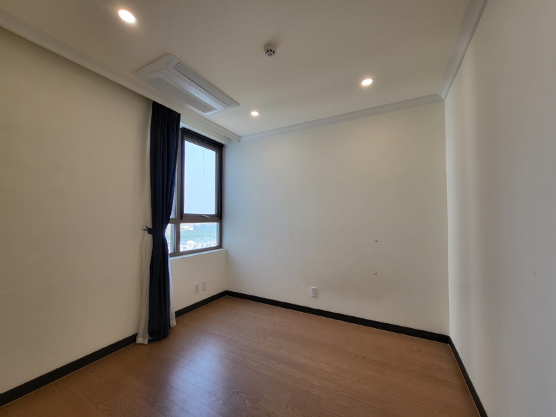 Vast apartment for rent in Starlake Tay Ho 14
