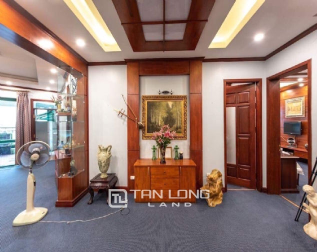 Very BIG but CHEAP 3 bedroom apartment for rent in 17T6 Hoang Dao Thuy Street, Thanh Xuan District 3